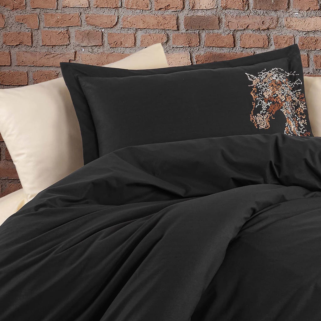 Wrinkle-Resistant & Easy-to-Clean Cotton Bed Linen Set in Black Color – Machine Washable for Long-Lasting Use