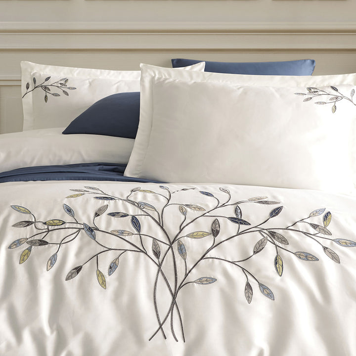 Beautifully Stitched Cotton Bed Linen Set in Cream Color – High-Quality Craftsmanship and Durability