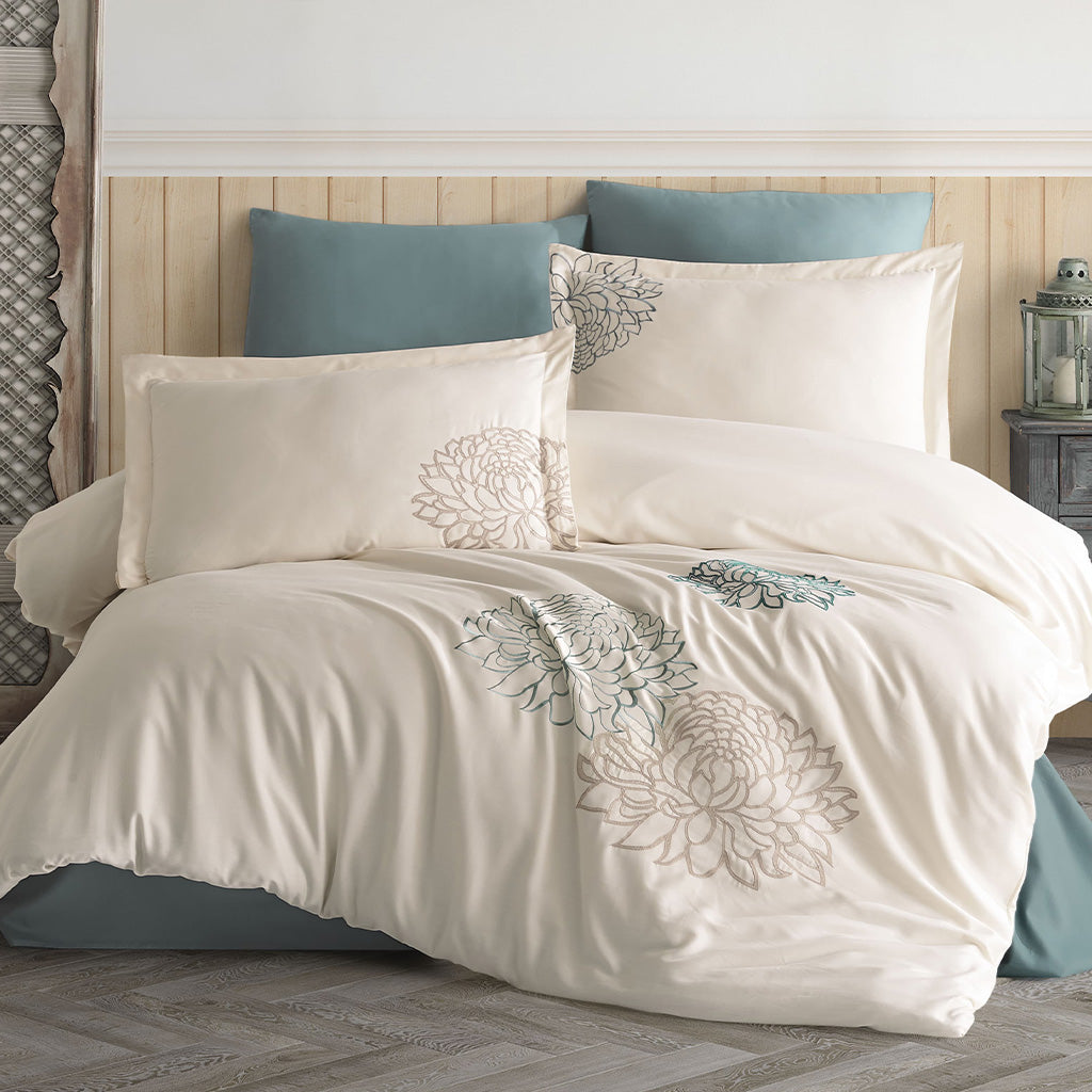 Premium Quality Bedding Set in Champagne Color – Includes Duvet Cover and Pillowcases for a Cozy Bedroom Look