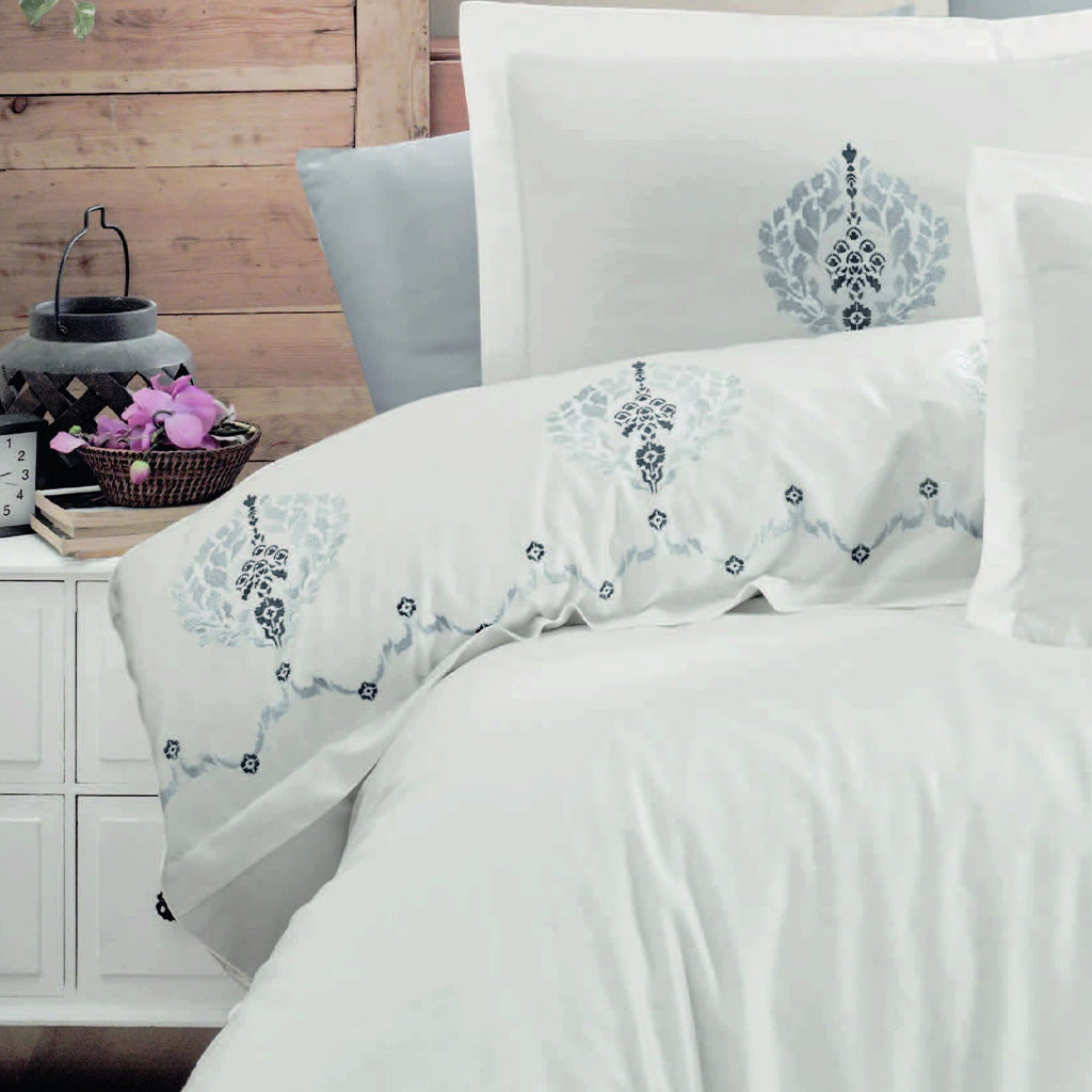 Elegant Queen/King Size Cotton Bed Linen Set in Ecru Color with Matching Pillowcases